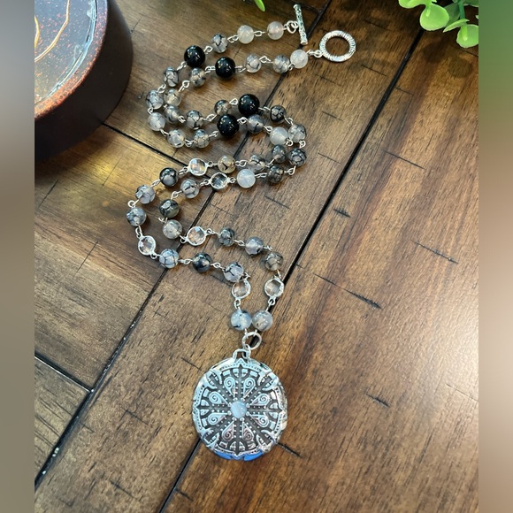 NWOT - Black Dragon Vein Necklace with matching earrings - Picture 9 of 9